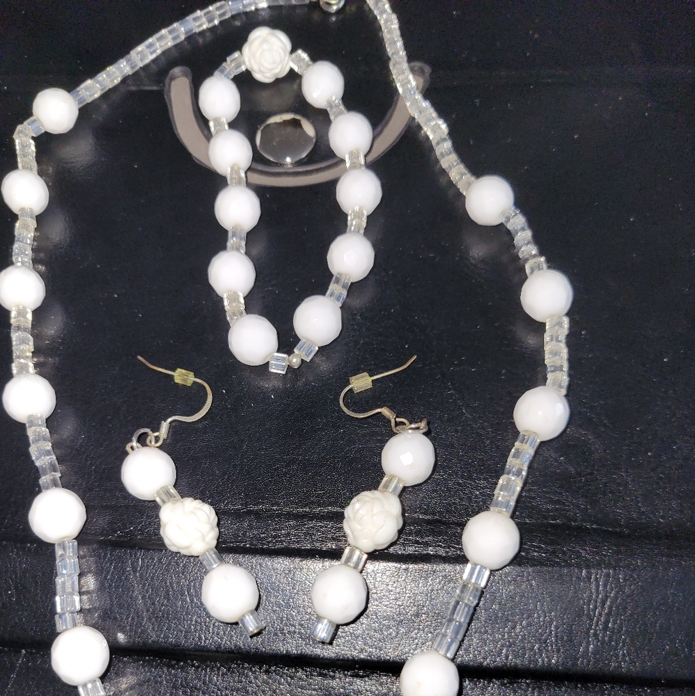 4pc Necklace set